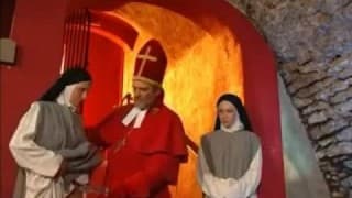Le curé s'occupe d'une petite salope Masturbation, Ejac Faciale, Fellation, Brune, Grosse Bite