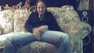 Une amatrice se touche devant la caméra Une amatrice se touche devant la caméra