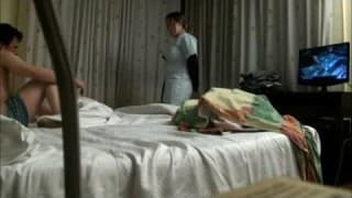 Une caméra filme la relation d'un jeune couple