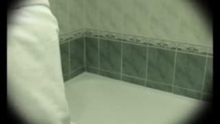 Une jeune femme se masturbe sous la douche Black, Masturbation, Voyeur