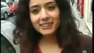 Une arabe hurle de plaisir pendant le sexe Une arabe hurle de plaisir pendant le sexe