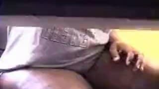 Session masturbation pour une black très booty