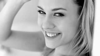 Une belle blonde se fait plaisir en solo Une belle blonde se fait plaisir en solo