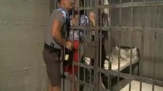Il baise deux salopes en prison Il baise deux salopes en prison