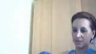 Une milf bien gourmande devant la caméra Une milf bien gourmande devant la caméra