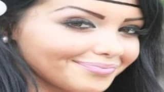 Nabilla - Nue devant sa webcam!