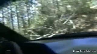 Une petite baise en plein air avec son copain Une petite baise en plein air avec son copain