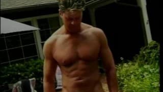 Une belle asiatique qui se fait baiser en levrette