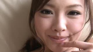 Aiko Hirose se fait raser sa petite chatte poilue Aiko Hirose se fait raser sa petite chatte poilue