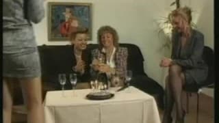 Vintage - Du porno hard avec des femmes en ruts Vintage - Du porno hard avec des femmes en ruts