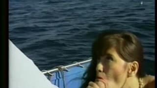 Défragmentation anal sur le bateau pour Alex Dane Défragmentation anal sur le bateau pour Alex Dane