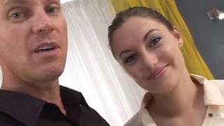 Dilon Day - Une chatte bien poilue et un anus étroit ! Dilon Day - Une chatte bien poilue et un anus étroit !