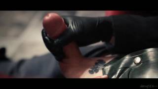 Lexi Ward se fait prendre délicatement