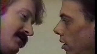 Couple gay amateur qui se donne devant la caméra !