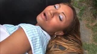 Une belle brésilienne qui accepte le sexe anal ! Une belle brésilienne qui accepte le sexe anal !