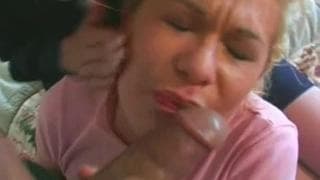 Ces deux blondasses testent la sodomie Ces deux blondasses testent la sodomie