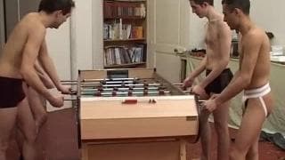 Quelques jeunes minets français dans une vidéo porno