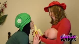 Yuffie Yulan et Tina Kay aiment le cosplay Yuffie Yulan et Tina Kay aiment le cosplay