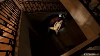 Aurora Snow adore essayer de nouvelles position Aurora Snow adore essayer de nouvelles position