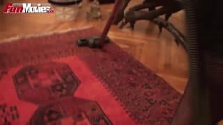 Il baise la femme de ménage sur la table Blowjob, Levrette Anal Debout, Facial Cumshot