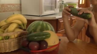 Mia et Lily commencent à aimer les légumes Mia et Lily commencent à aimer les légumes