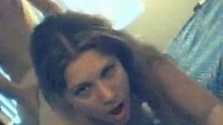 Elle est une chienne délicieuse Elle est une chienne délicieuse