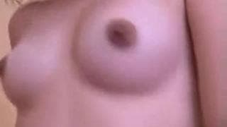 Madame suce son mec pour lui faire plaisir Madame suce son mec pour lui faire plaisir