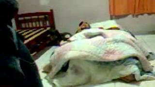 Couple super chaud sous la couette ! Couple super chaud sous la couette !