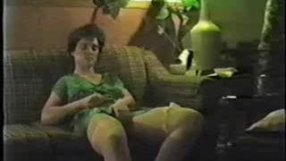 Elle se masturbe avec intensité Elle se masturbe avec intensité