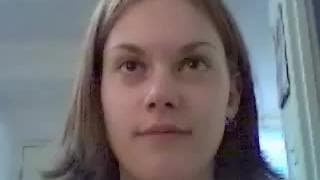 Jeune nana se masturbe la chatte Jeune nana se masturbe la chatte