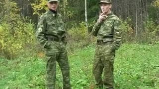 Petite baise à la base avec trois minets gays !