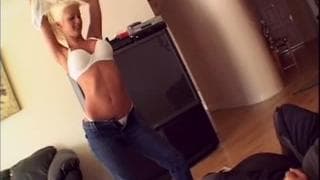 Krystal Steal une suceuse à ne pas louper ! Krystal Steal une suceuse à ne pas louper !