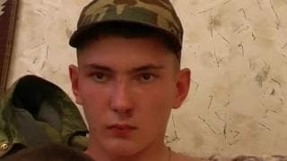 Une petite turlute pour un militaire !