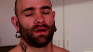 Damian Brooks suce tranquillement Saw Swift Interracial, Mecs Musclés, Full HD, Fellation, Acteur Porno, Homme Poilu, Black