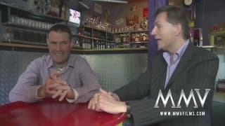 Rachel Evans se tape une nana dans un bar Rachel Evans se tape une nana dans un bar