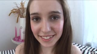 Cette jolie Katie nous offre un pur bonheur Cette jolie Katie nous offre un pur bonheur