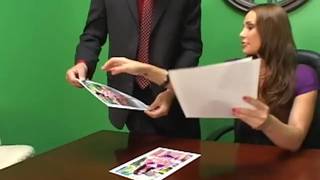 Sky Taylor baise avec son collègue Sky Taylor baise avec son collègue