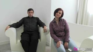 Un couple à s'éclater dans la chambre MILF, Latinas, Brune, Collants, Doggystyle