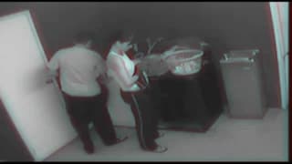 Un couple qui baise dans les chiottes Un couple qui baise dans les chiottes