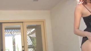 C'est dehors que Jayden Cole va sortir son gode C'est dehors que Jayden Cole va sortir son gode