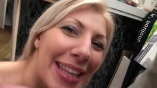 Salope française qui prend bien cher ! Salope française qui prend bien cher !