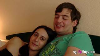 Lucy une jolie latine qui attendait Rober ! Lucy une jolie latine qui attendait Rober !