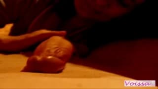 Une jolie française va le sucer comme une reine