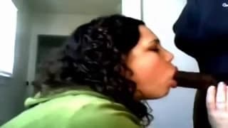 Grosse bite noire qui aime bien lécher son mec