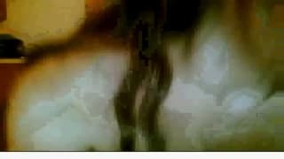 Lesbi bandantes qui s'amusent devant la webcam