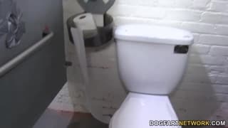 Sindy Lange toujours prête pour un gloryhole Sindy Lange toujours prête pour un gloryhole