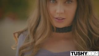 Une bite dans le cul de la belle Elena Koshka Une bite dans le cul de la belle Elena Koshka