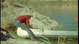 Il suce la bite bien dure d'un cowboy