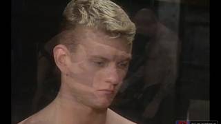 Trois hommes pour du fisting incroyable !