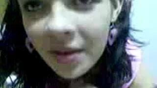 Cochonne latine qui aime bien sucer ! Cochonne latine qui aime bien sucer !